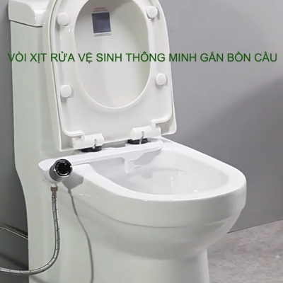 voi xit rua ve sinh thong minh gan bon cau