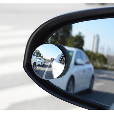 Guong chieu hau xe hoi