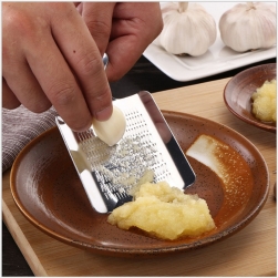 Dụng cụ bào nhuyễn gừng tỏi đa năng bằng inox 430